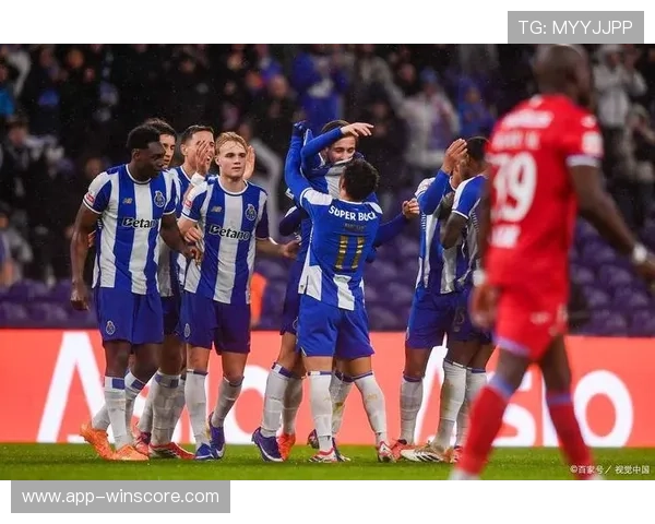 斯图加特1-0小胜弗赖堡，德米罗维奇世界波制胜