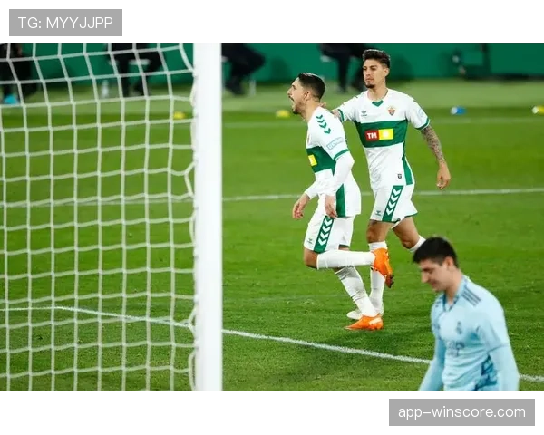 西班牙检方就马竞球迷种族歧视事件提起公诉,涉事球迷被禁止入场观赛